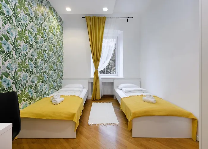 Royal Rooms***