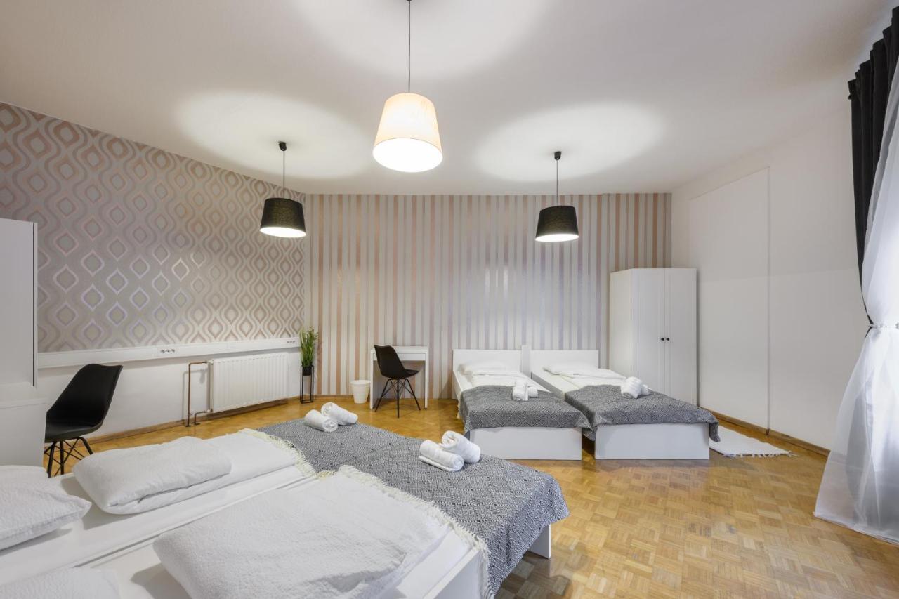 Royal Rooms*** Hostel