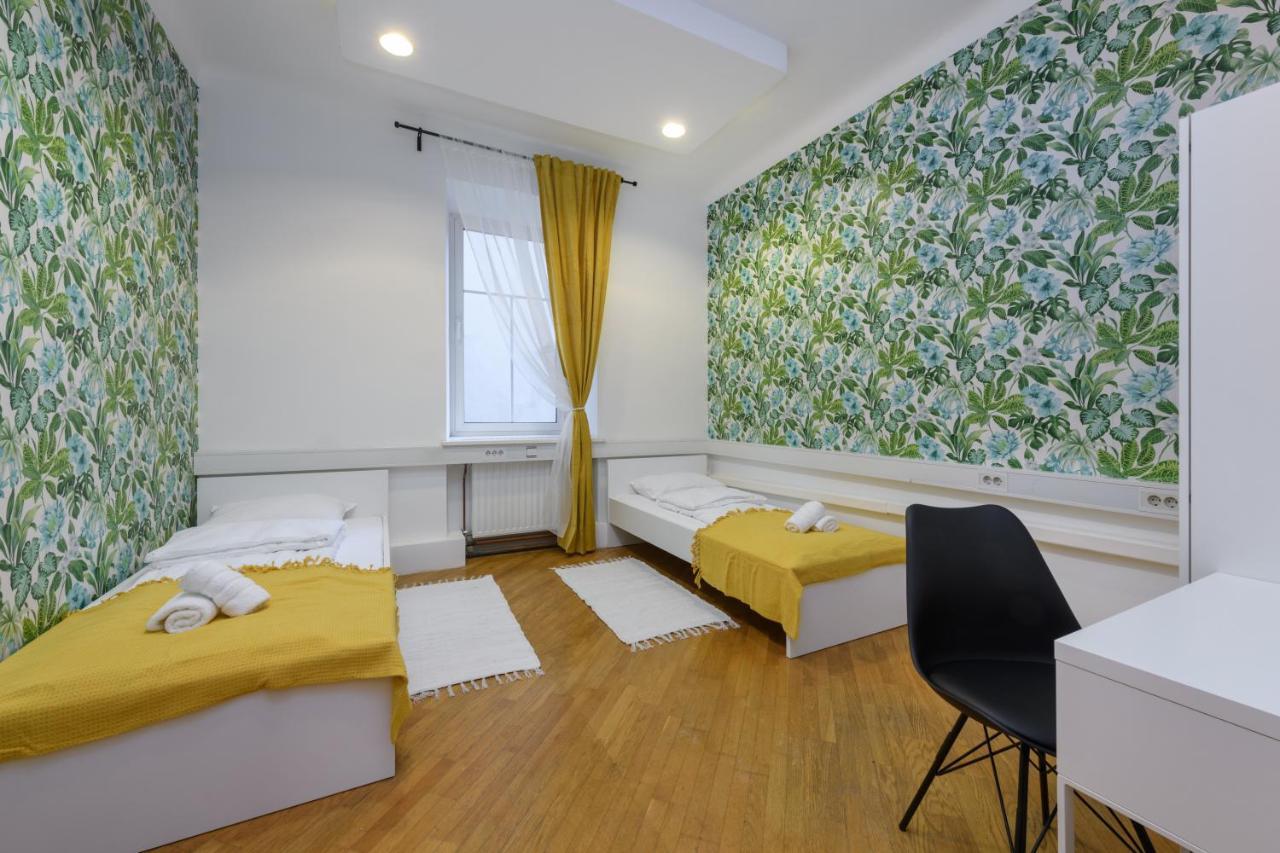 Royal Rooms***