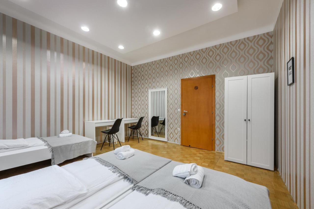 Royal Rooms*** *